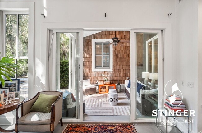 Building Photo - 174 Spanish Point Dr