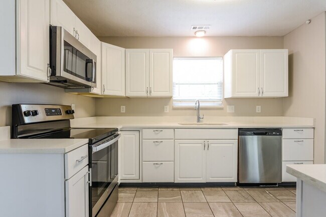 Building Photo - 6827 Devinney Ln