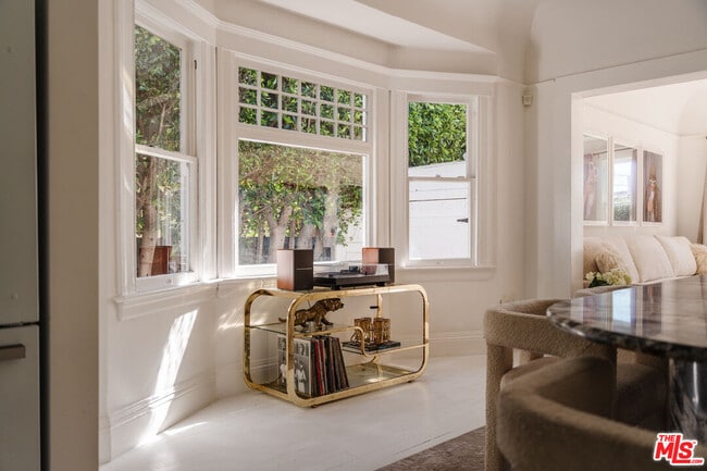 Building Photo - 1163 Nelrose Ave