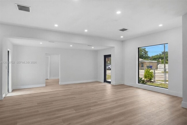 Building Photo - 4746 NW 10th Ave
