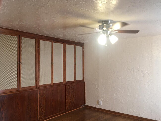 Building Photo - 3404 Garfield St