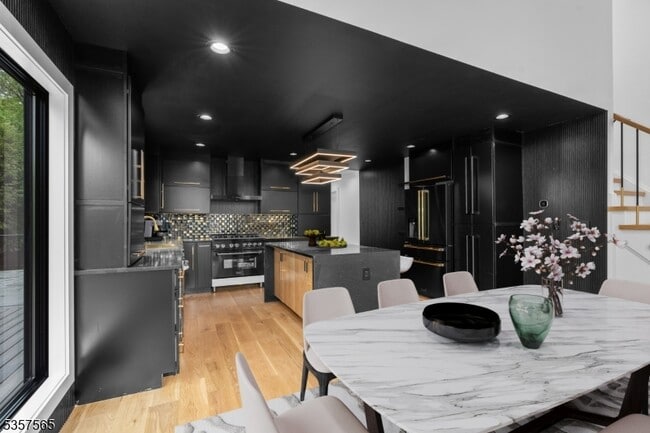 Building Photo - 148 Great Hills Rd