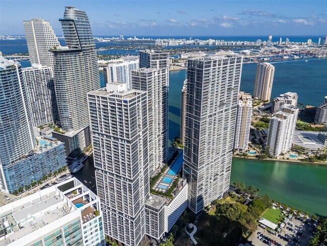 Building Photo - 465 Brickell Ave