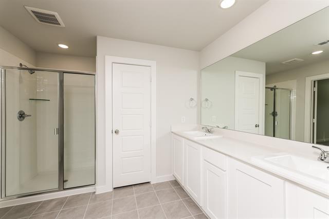 Building Photo - 3908 Edmondson Dr