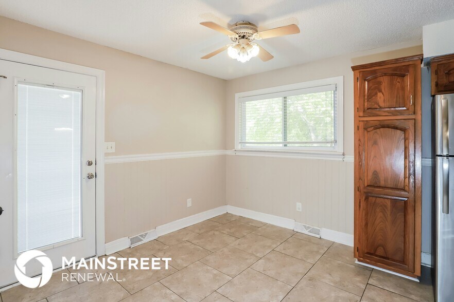 Building Photo - 17816 E Greentree Ave