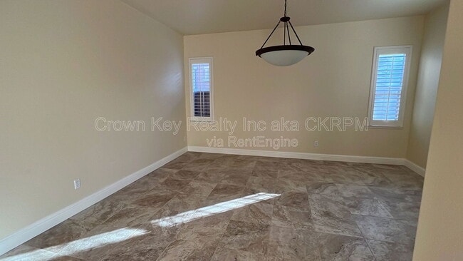 Building Photo - 724 Shelli St