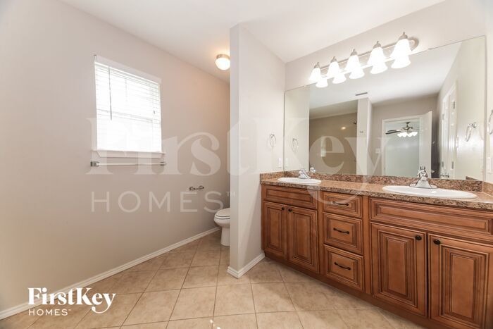 Building Photo - 2708 Beverly Dr