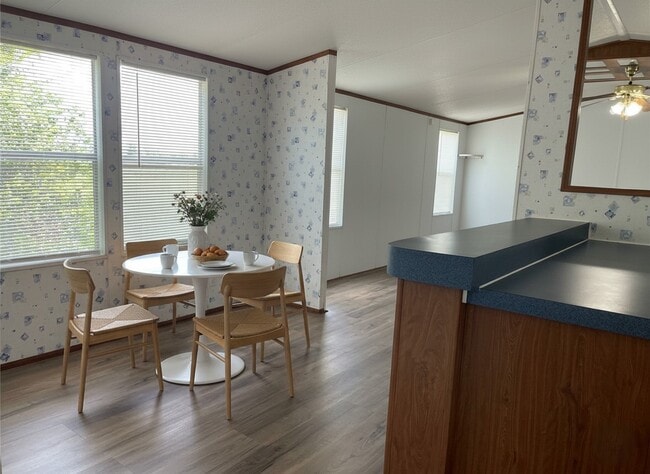 Building Photo - 605 Rd 5816