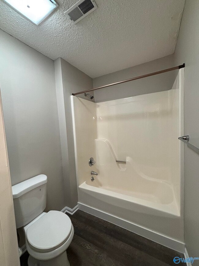 Building Photo - 2705 Willena Dr SE