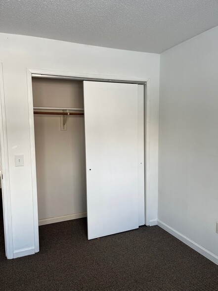 Building Photo - 234 Quarry Hill Rd