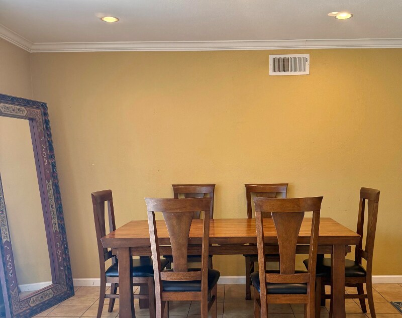 Building Photo - 341 Avenida Pinos