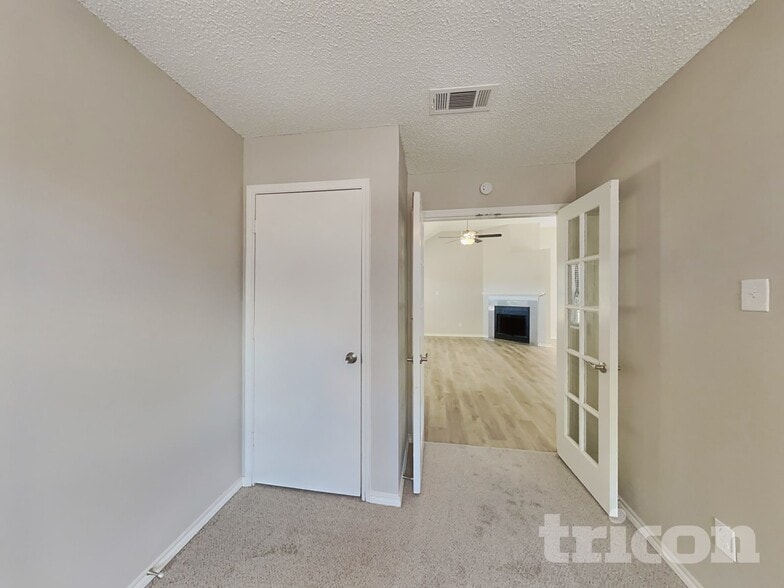 Building Photo - 1414 Glenwillow Dr