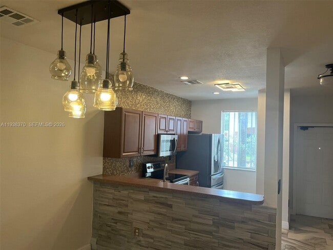 Building Photo - 17343 NW 7th Ave