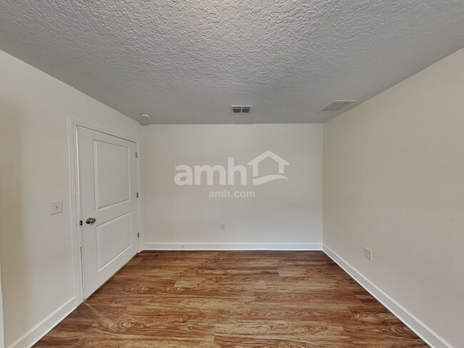 Building Photo - 4609 Birdsong Dr