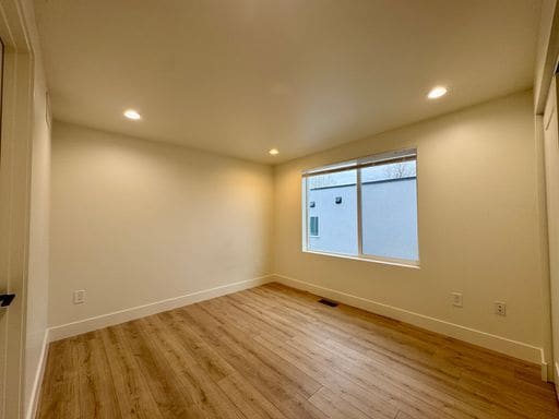 Building Photo - New Build 4 Bedroom and 5 Bathrooms