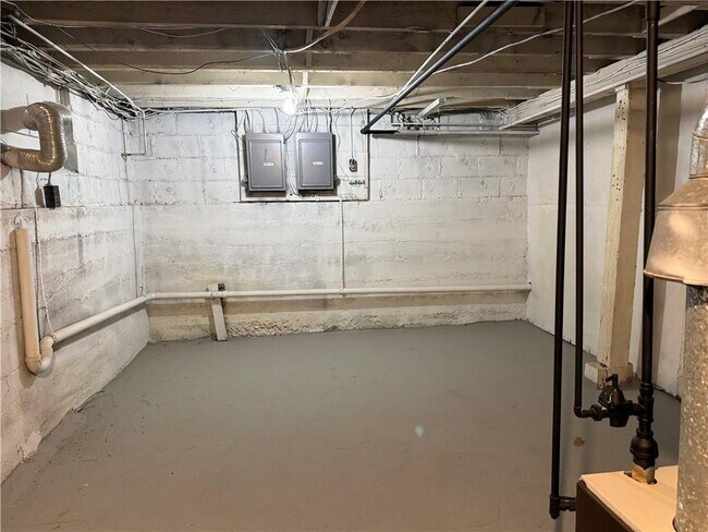 Building Photo - 1 Cottage St