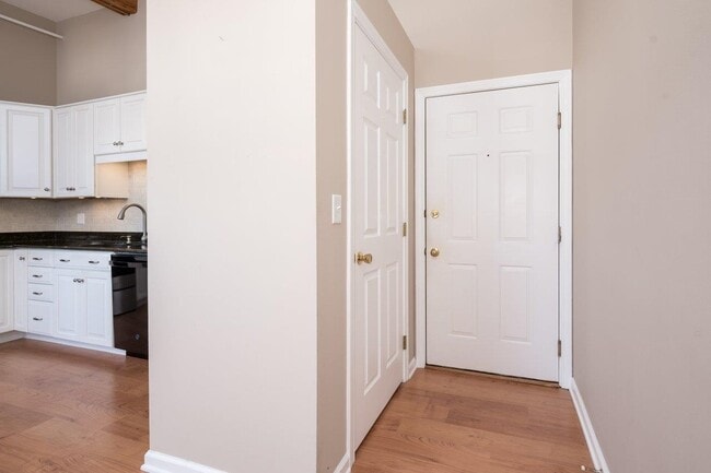 Building Photo - 156 Front St