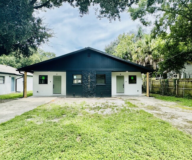 "Charming & Cozy South Tampa Gem" - "Charming & Cozy  South Tampa Gem"