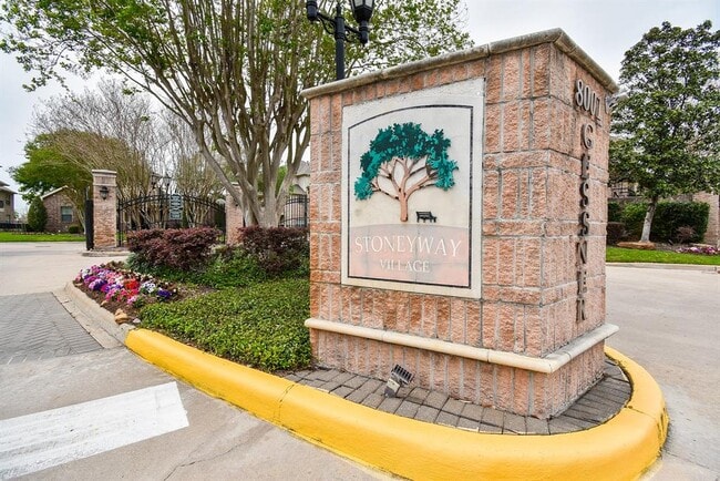 Building Photo - 8004 Stoneyway Dr