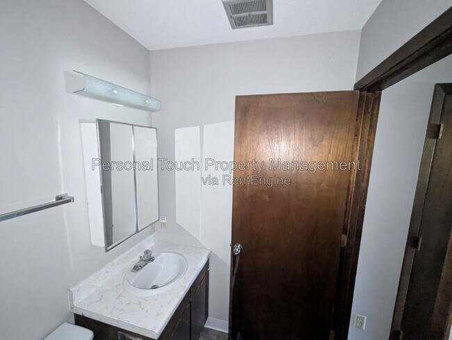Building Photo - 130 2nd Ave