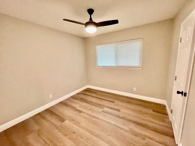 Building Photo - 1243 Able Cir