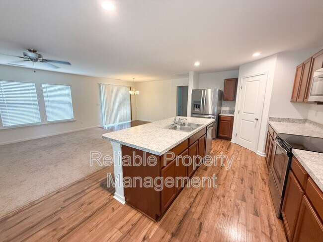 Building Photo - 944 Avondale Dr