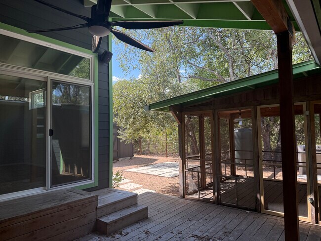 Building Photo - 6115 Felix Ave