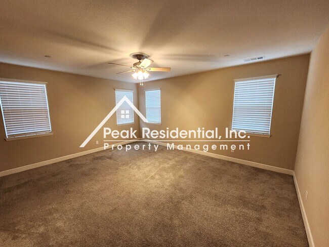 Building Photo - 3089 Octave Ave