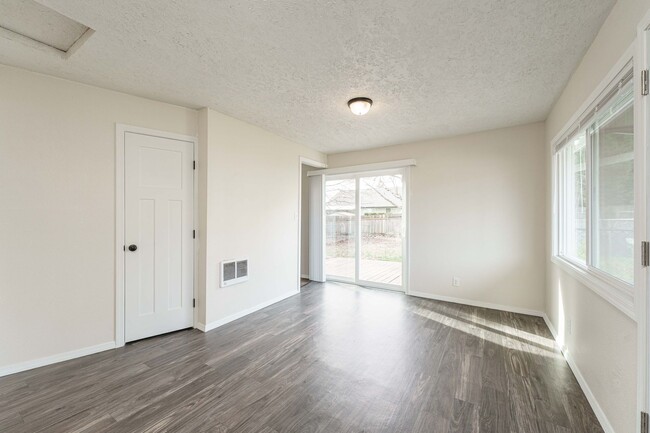 Building Photo - Ryde LLC