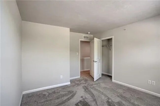 Building Photo - McConnell Trails 3 Bedroom, 2.5 Bathroom T...