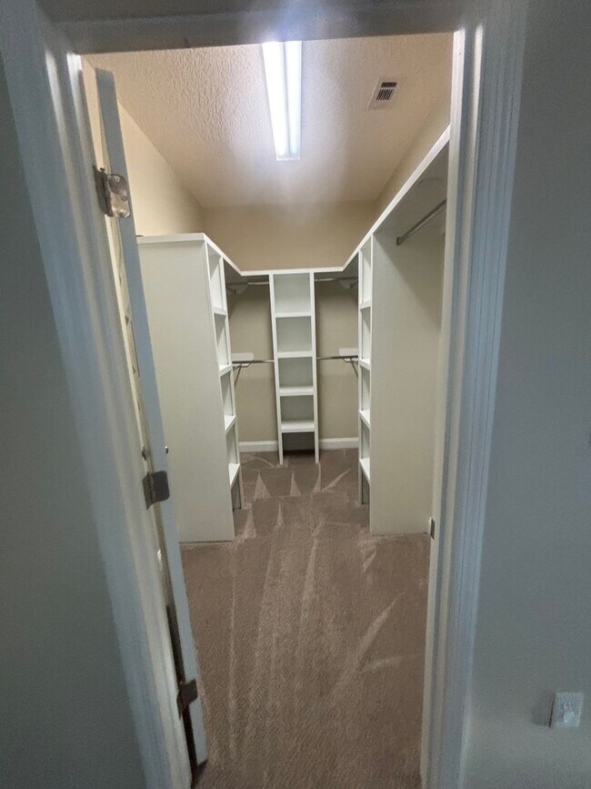 Building Photo - Home in Knights Landing