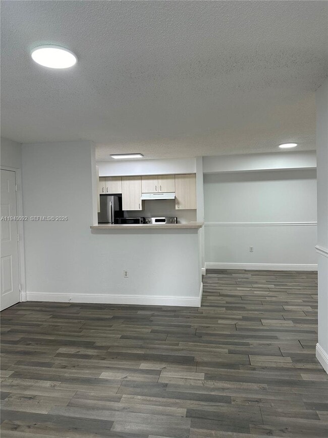 Building Photo - 620 SW 111th Ave