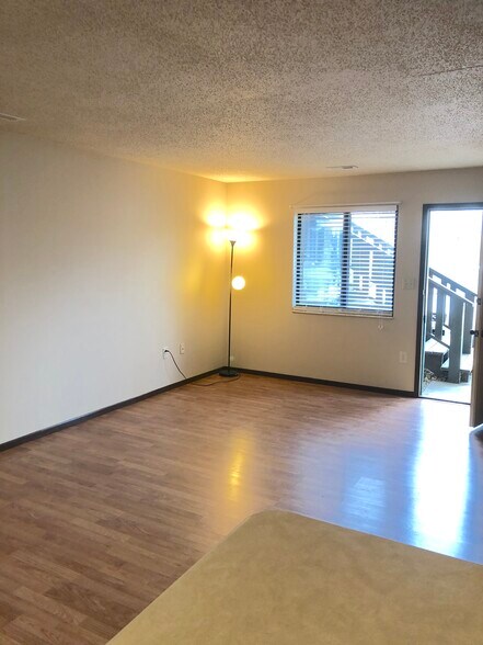 Building Photo - 501 State Hwy 47