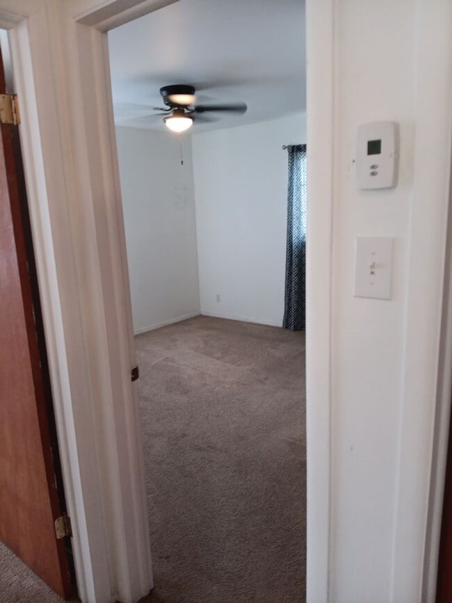 Building Photo - 3 Bedroom, 2-Bathroom in the NE Heights, Close to Everything.