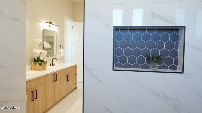 Building Photo - 841 W Pecos Rd