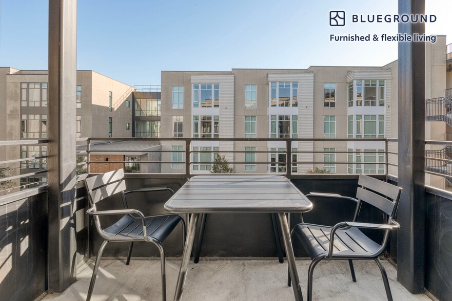 Building Photo - 2000 Fifth Street-SI FL4-ID1505