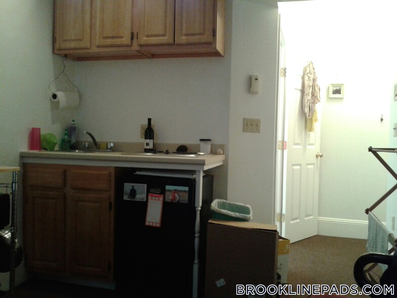 Building Photo - 1077 Beacon St