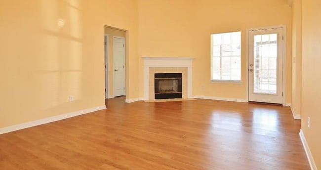 Building Photo - 4 bedroom in Jacksonville FL 32246