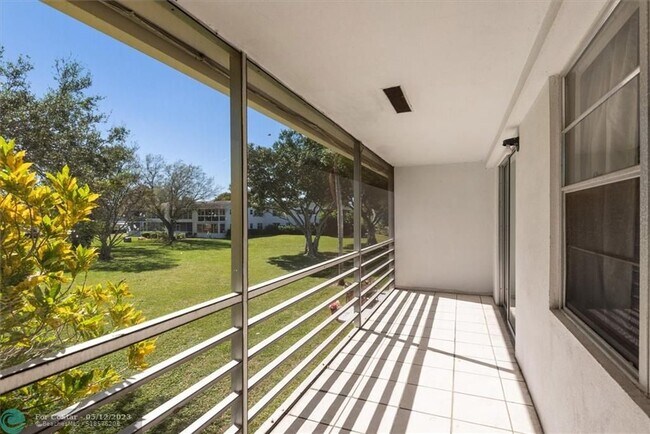 Building Photo - 37 Westbury E