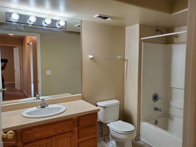 Building Photo - 796 Castle Valley Blvd