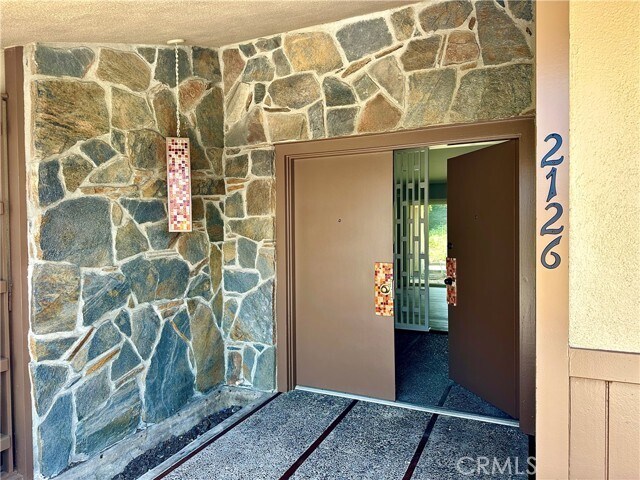 Building Photo - 2126 E Casa Linda Dr