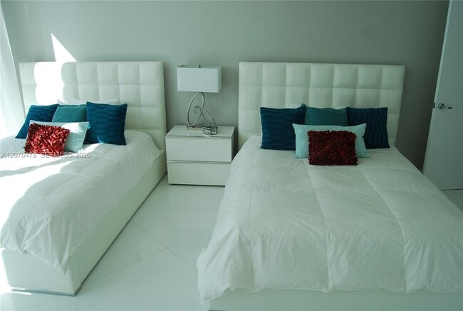 Building Photo - 200 Sunny Isles Blvd