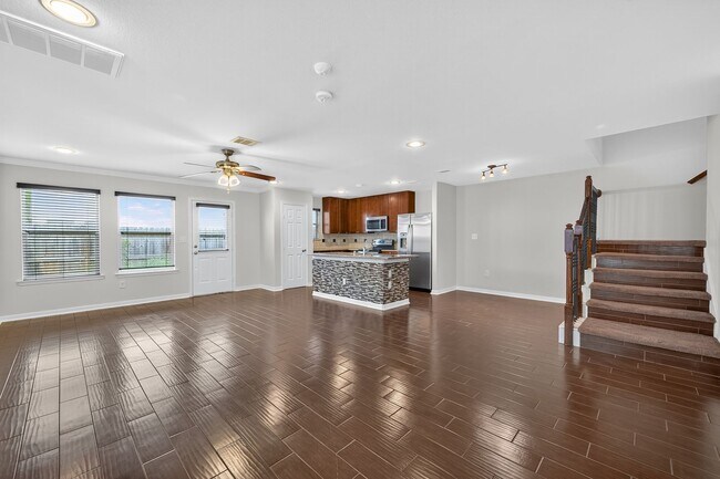 Building Photo - 6115 Shadow Isle Ln