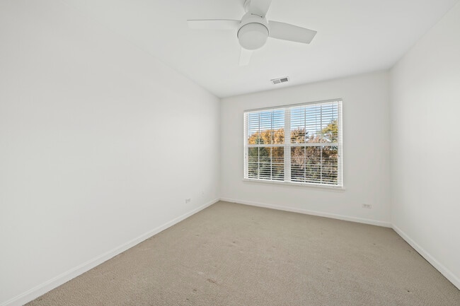 Building Photo - 2106 Rugen Rd