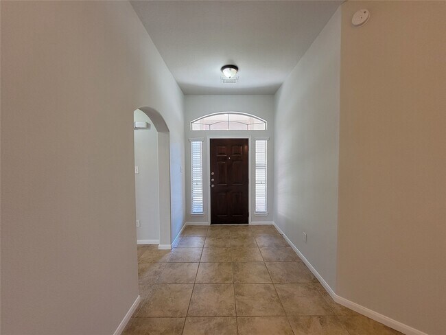 Building Photo - 2723 Wild Oak Park Dr