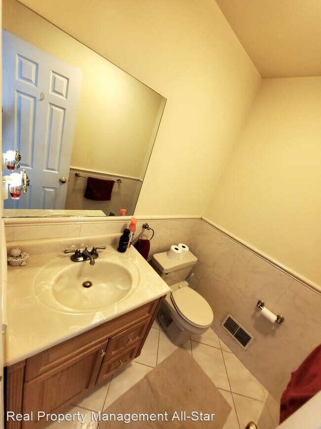 Building Photo - 3 br, 2.5 bath House - 13 Dallenbach Lane