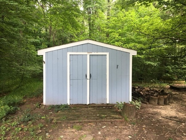 Building Photo - 7927 Red Arrow Hwy