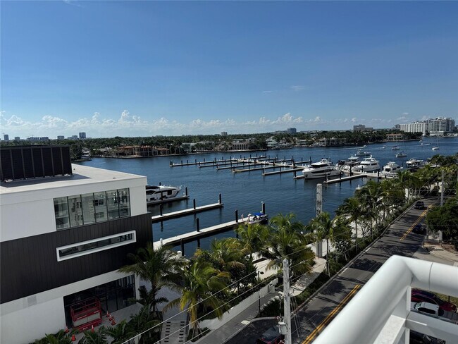 Building Photo - 200 S Birch Rd