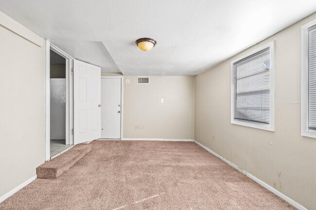 Building Photo - 2514 36th St
