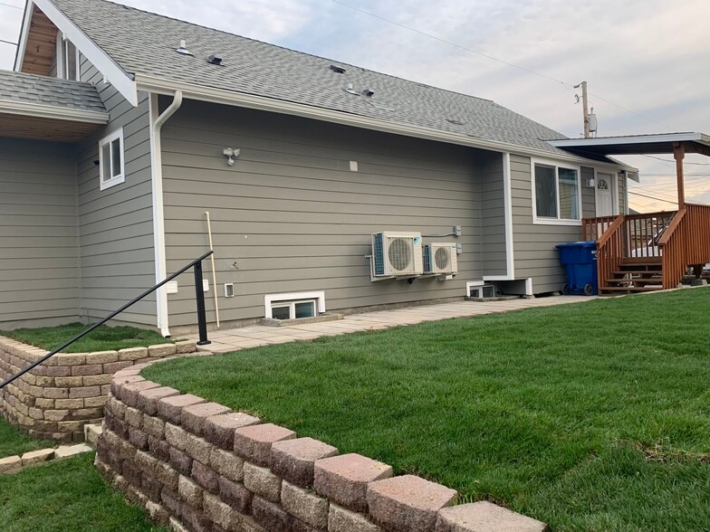 Building Photo - 1411 S Walker St